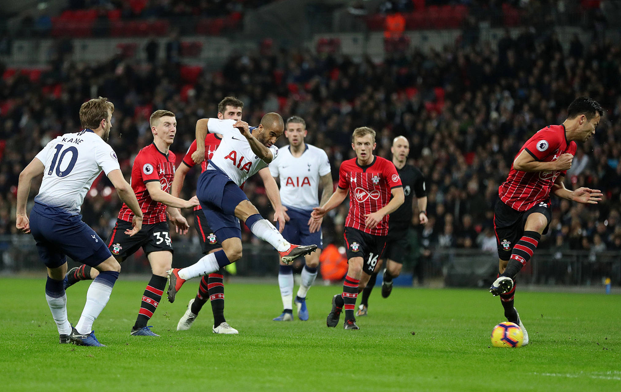 中展现出强 中展现出强